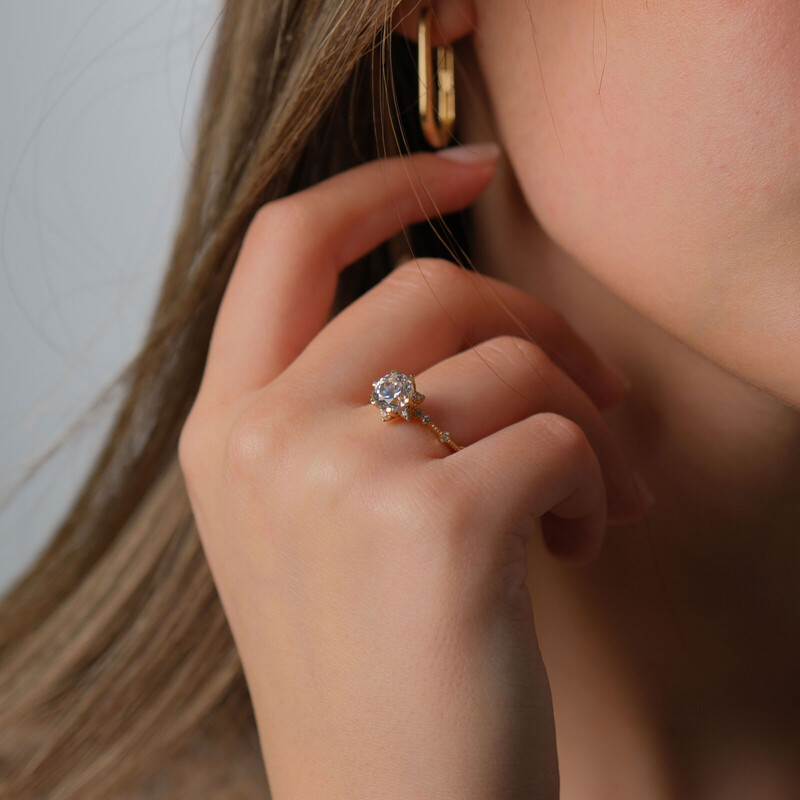 Zarif Lotus Detaylı Altın Yüzük